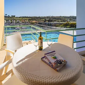 https://marine-breeze-apartment-albufeira.hotelaalgarve.com